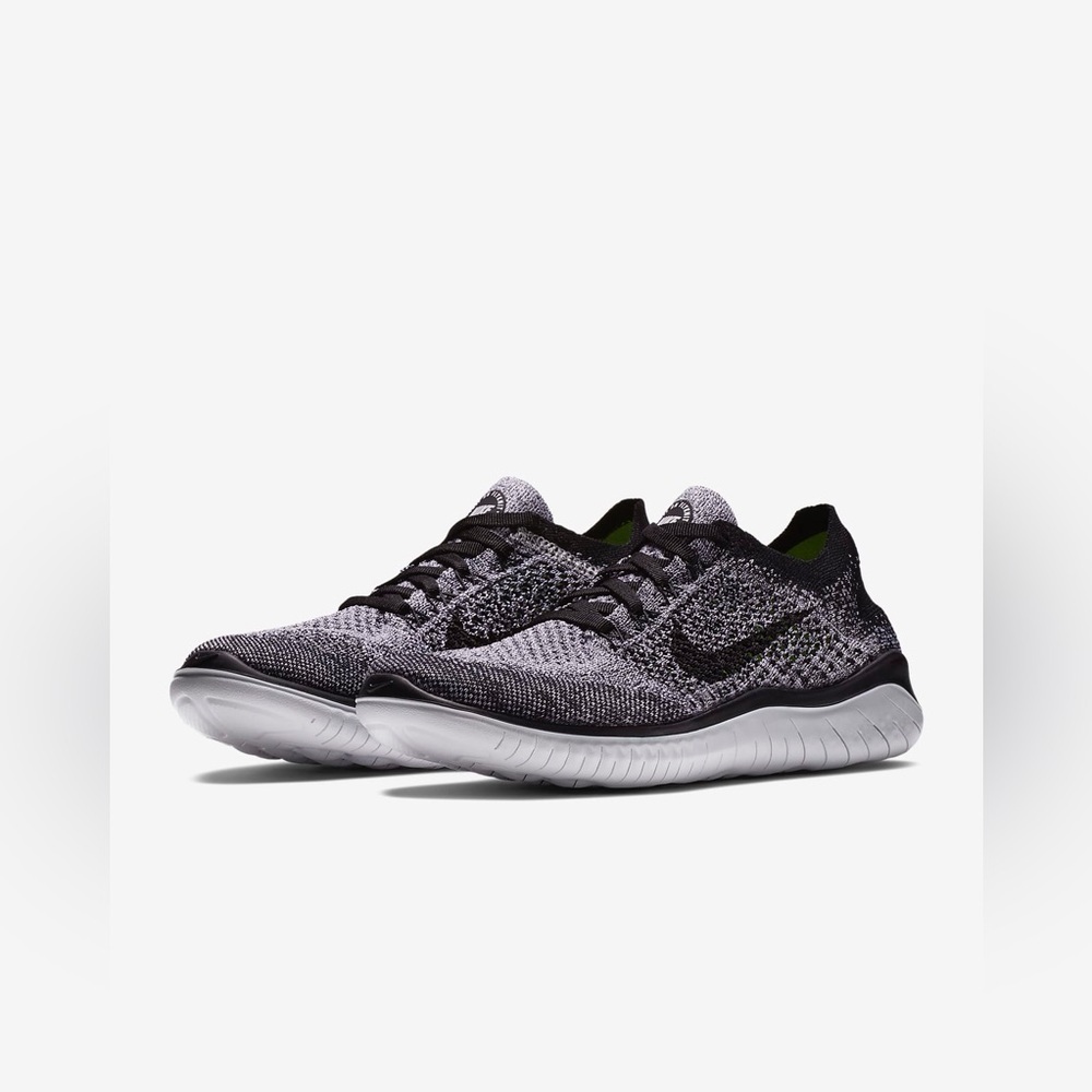 Nike Women's Sneakers - Black and White
